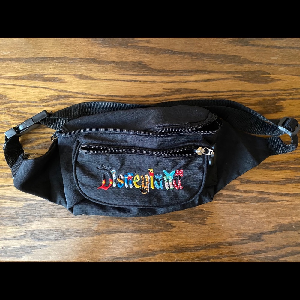 Brand new Disneyland Fannypack